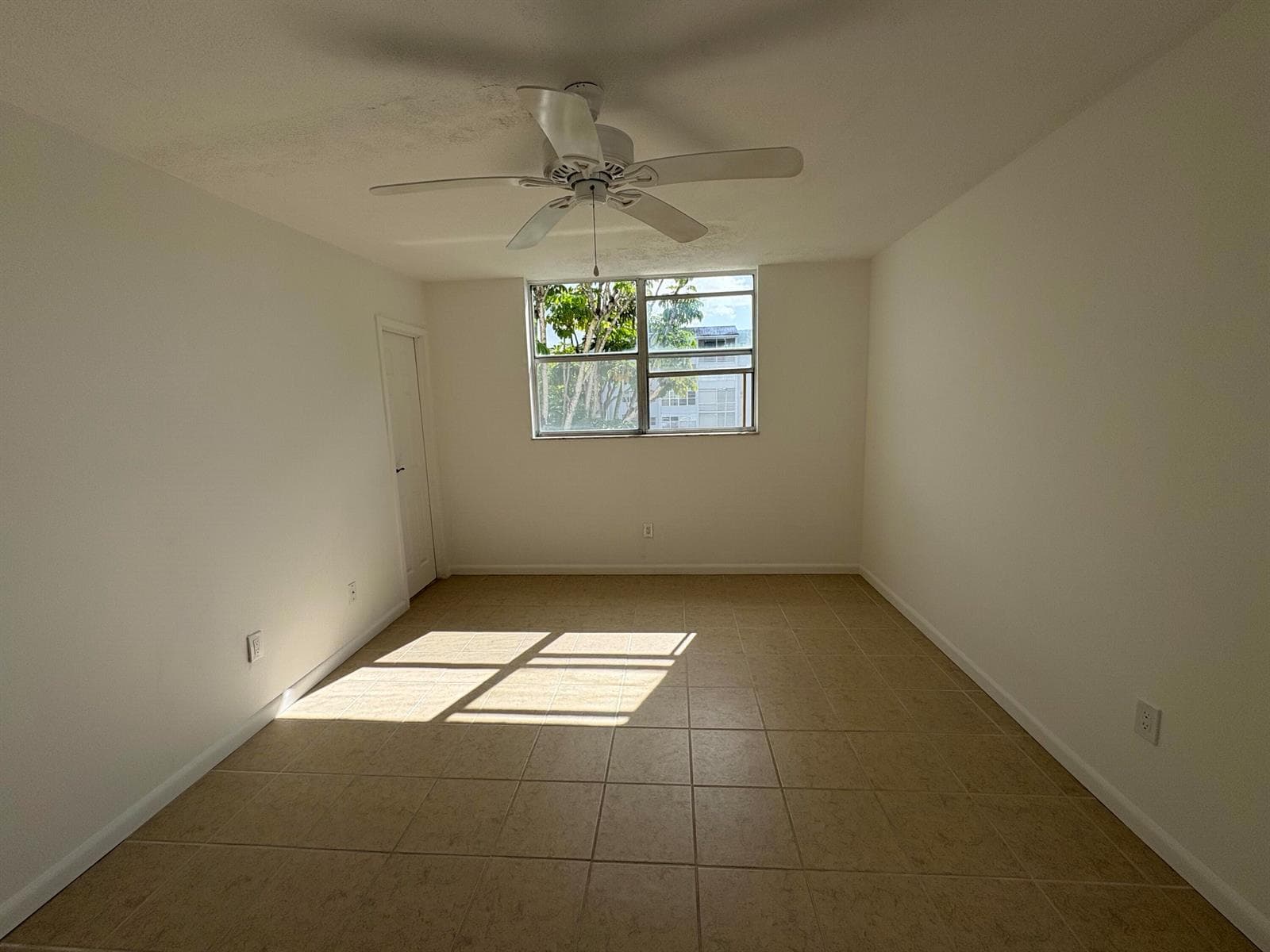 2850 Somerset Drive # 208l, Lauderdale Lakes, FL 33311 photo 3