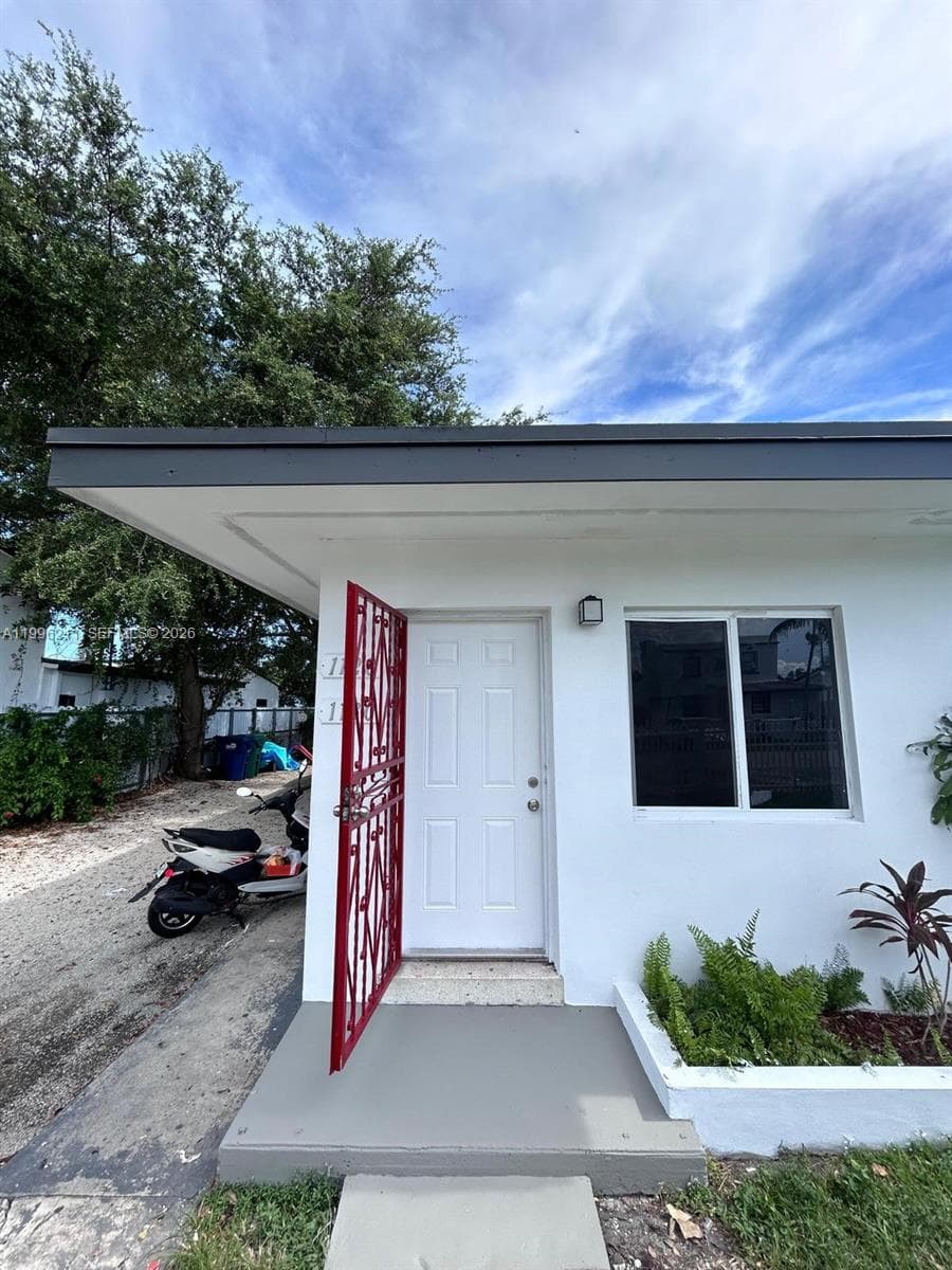 1128 NW 76th St, Miami, FL 33150 photo 2
