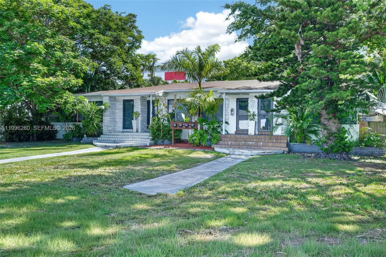 7811 NE 10th Ct, Miami, FL 33138 photo 2