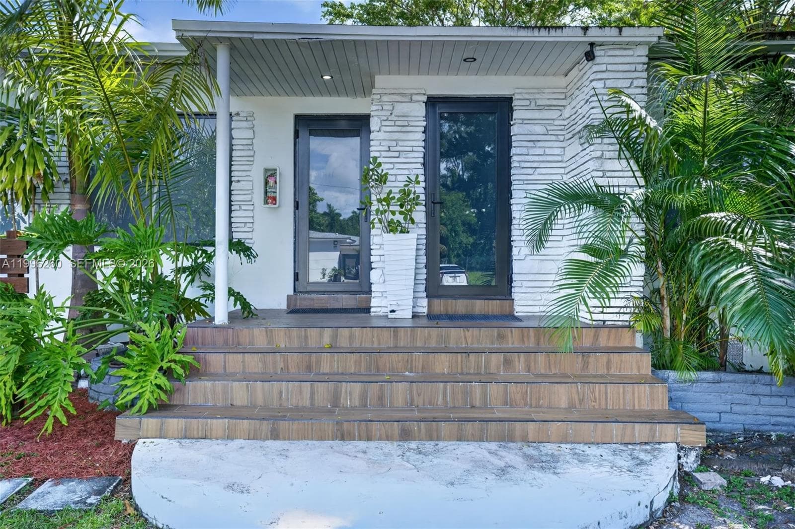 7811 NE 10th Ct, Miami, FL 33138 photo 3