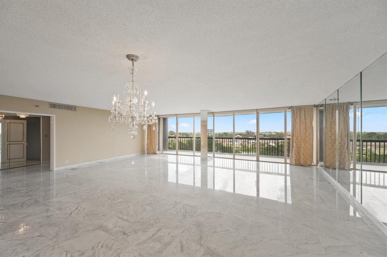 2480 Presidential Way # 704, West Palm Beach, FL 33401 photo 2