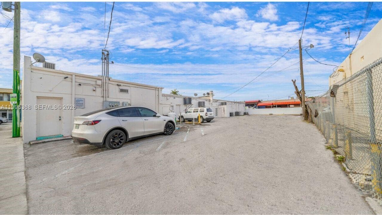 2617 W Flagler St, Miami, FL 33135 photo 5