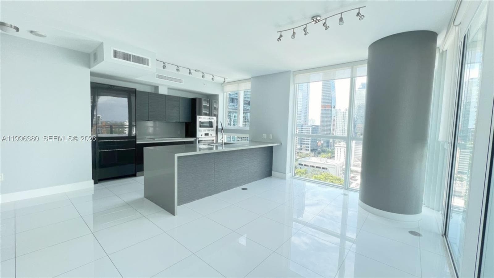 1080 Brickell Ave # 1801, Miami, FL 33131 photo 2
