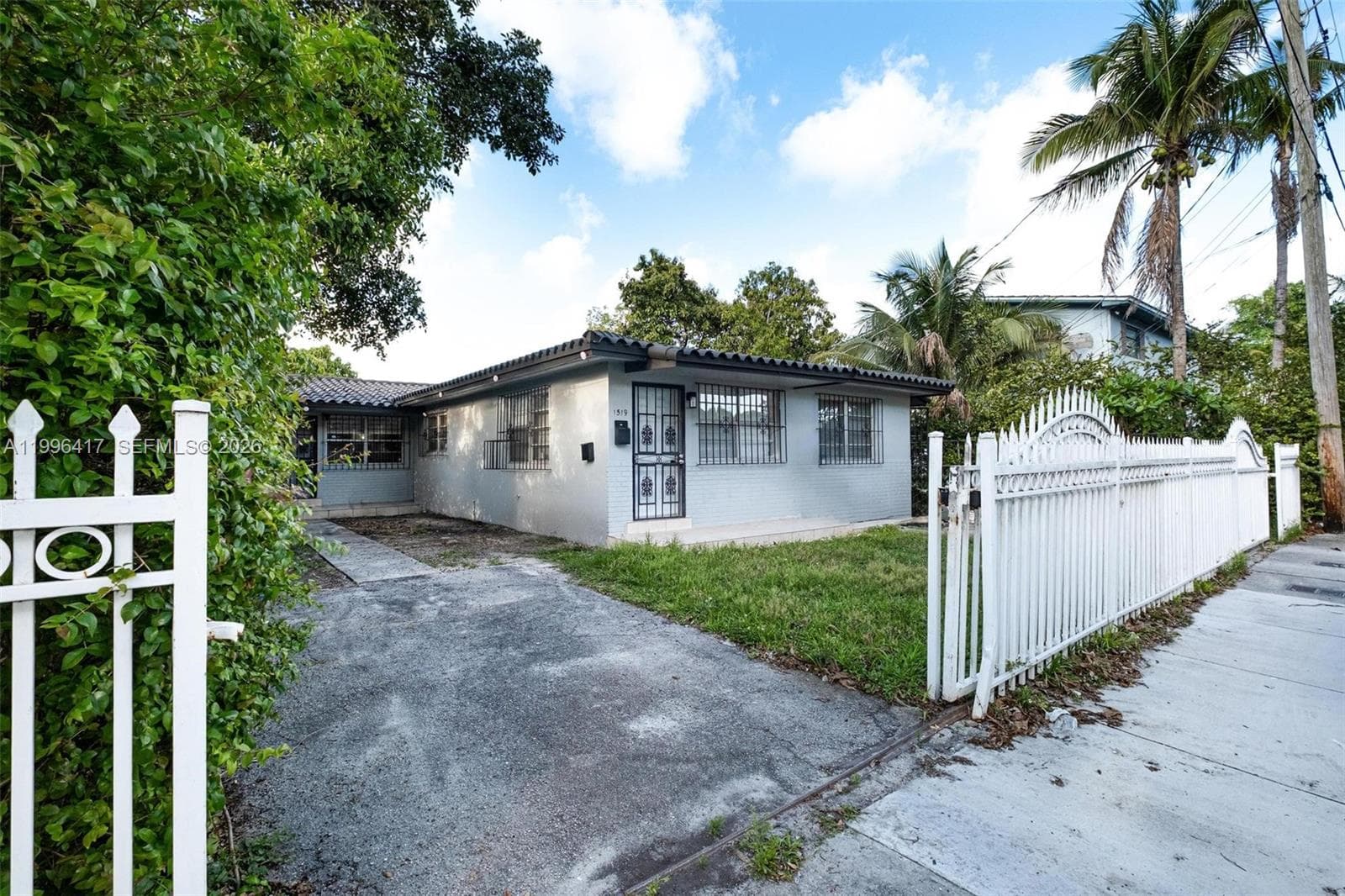 1519 NW 40th St, Miami, FL 33142 photo 2