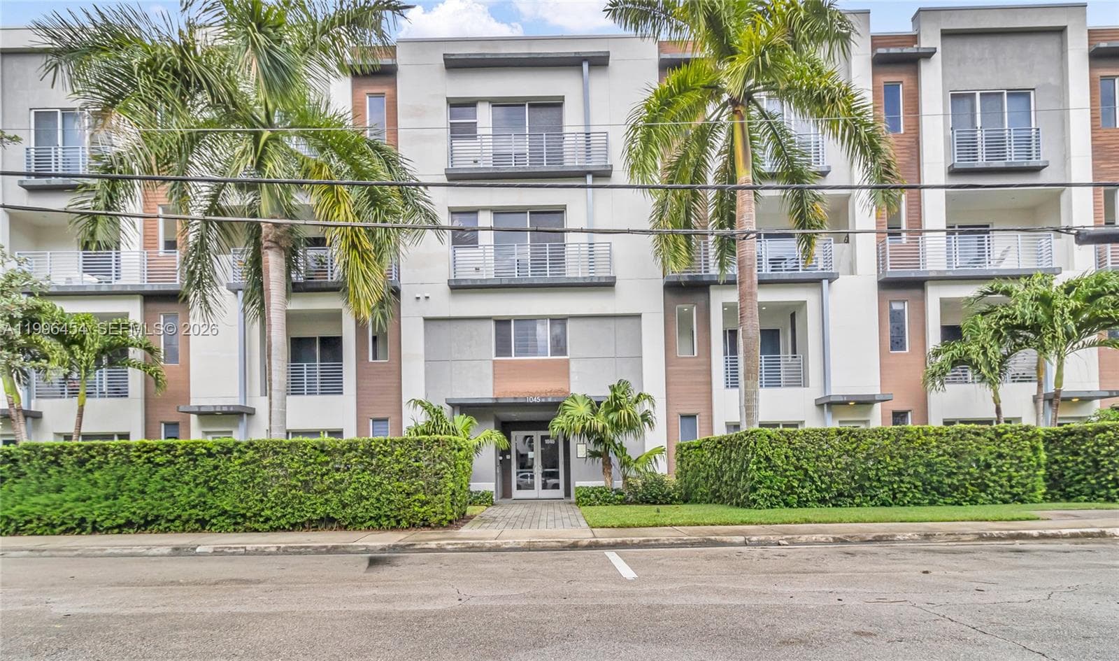 1045 NE 18th Ave # 102, Fort Lauderdale, FL 33304 photo 2