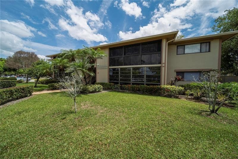 9425 S Belfort Circle # 104, Tamarac, FL 33321 photo 2