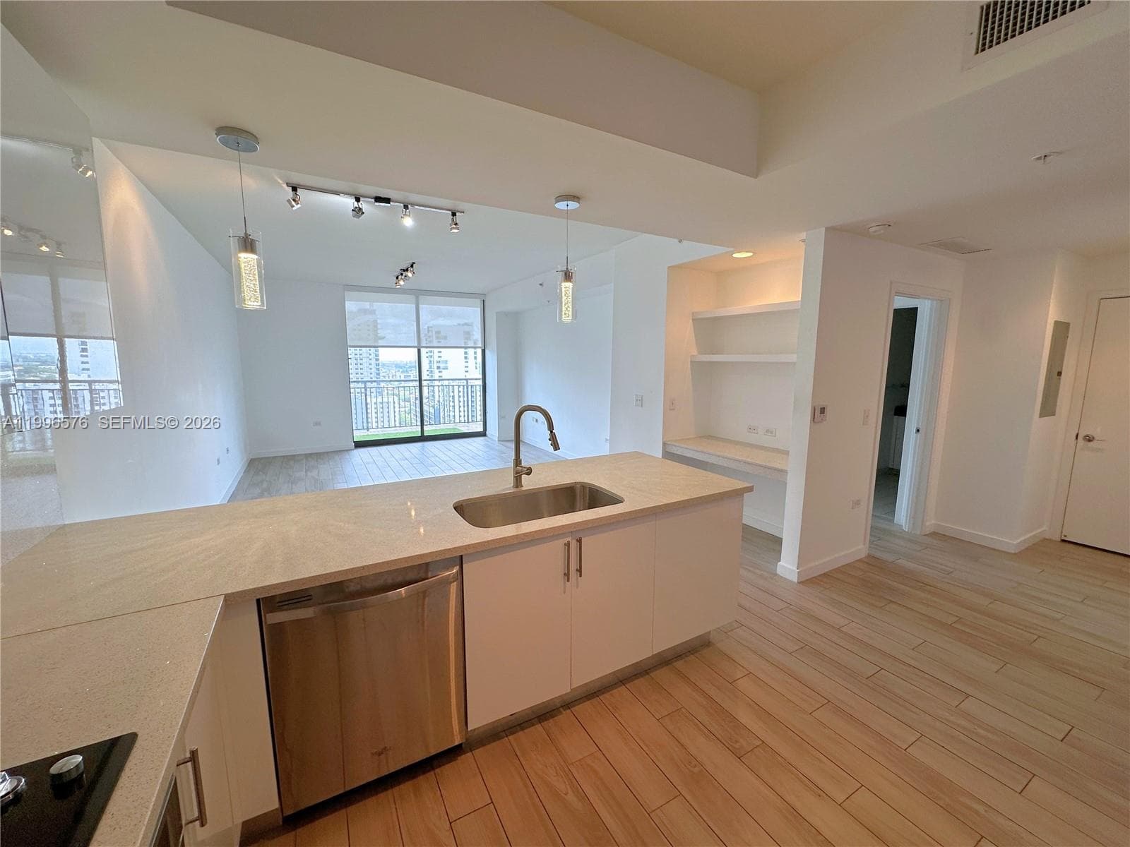 999 SW 1st Ave # 2109, Miami, FL 33130 photo 2