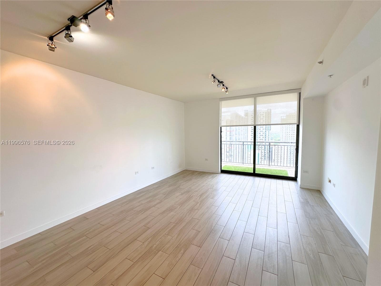 999 SW 1st Ave # 2109, Miami, FL 33130 photo 5