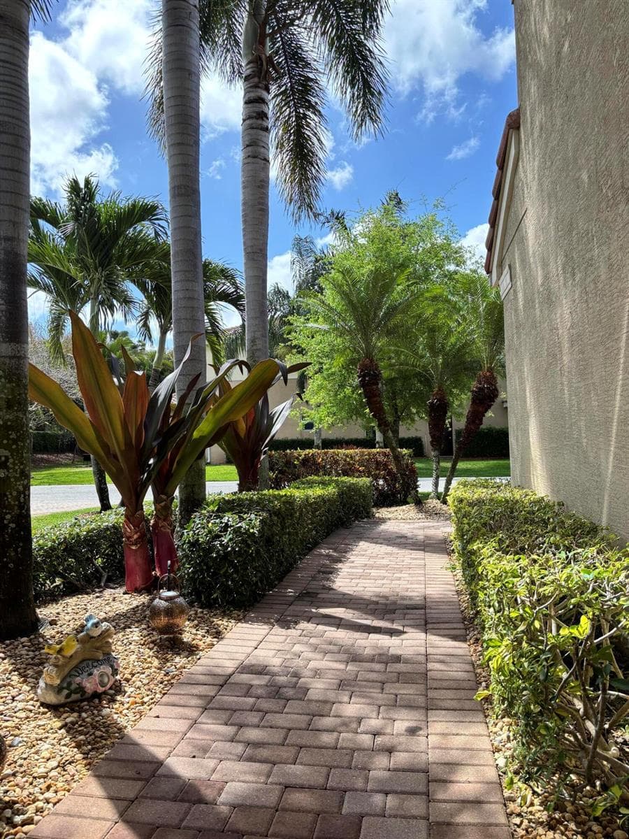 8219 Calabria Lakes Drive, Boynton Beach, FL 33473 photo 5