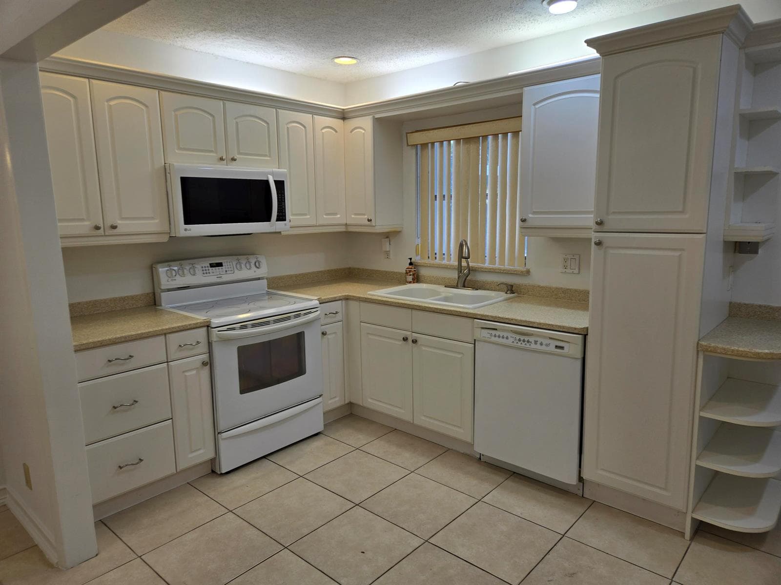 10125 NW 71st Street, Tamarac, FL 33321 photo 2