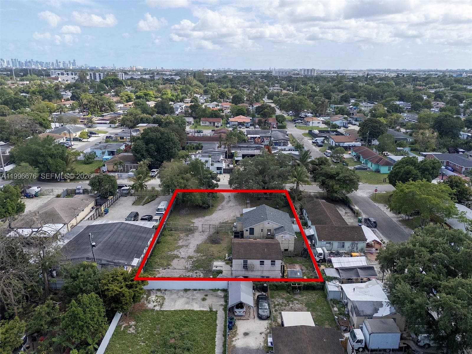 3035 NW 93rd St, Miami, FL 33147 photo 2