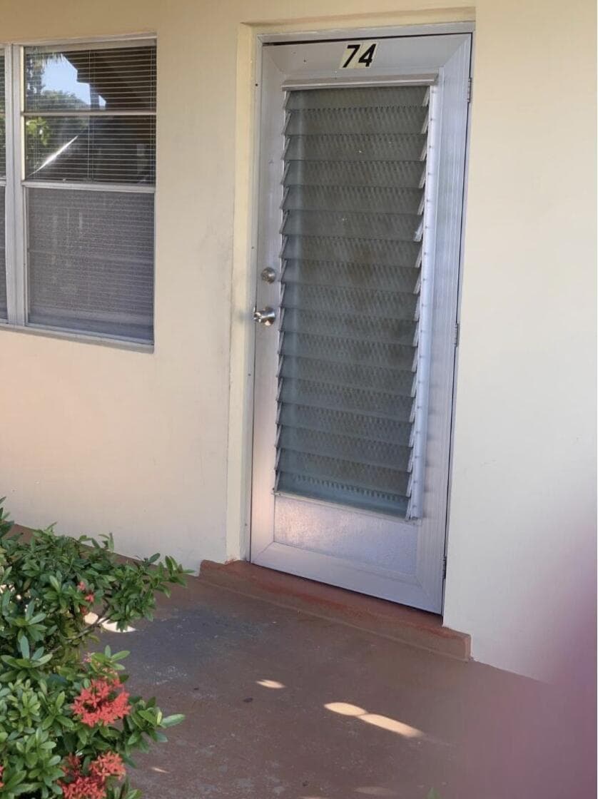 74 Sheffield D, West Palm Beach, FL 33417 photo 2