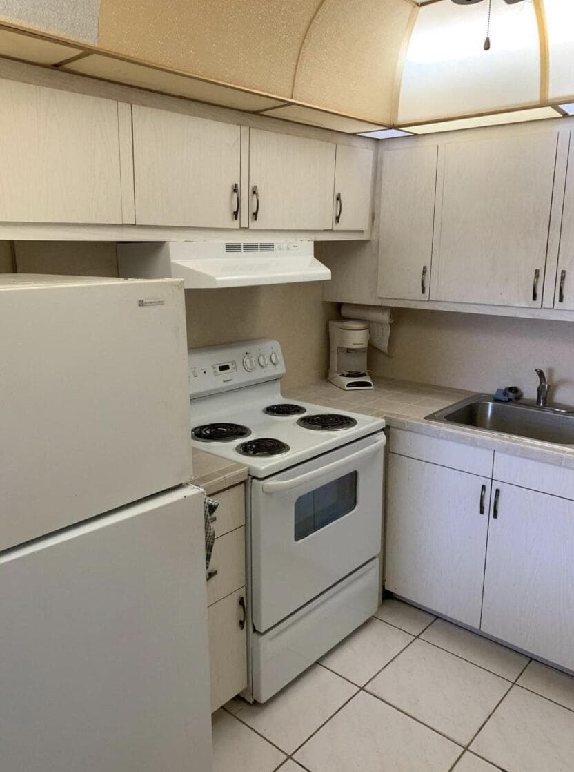 74 Sheffield D, West Palm Beach, FL 33417 photo 4