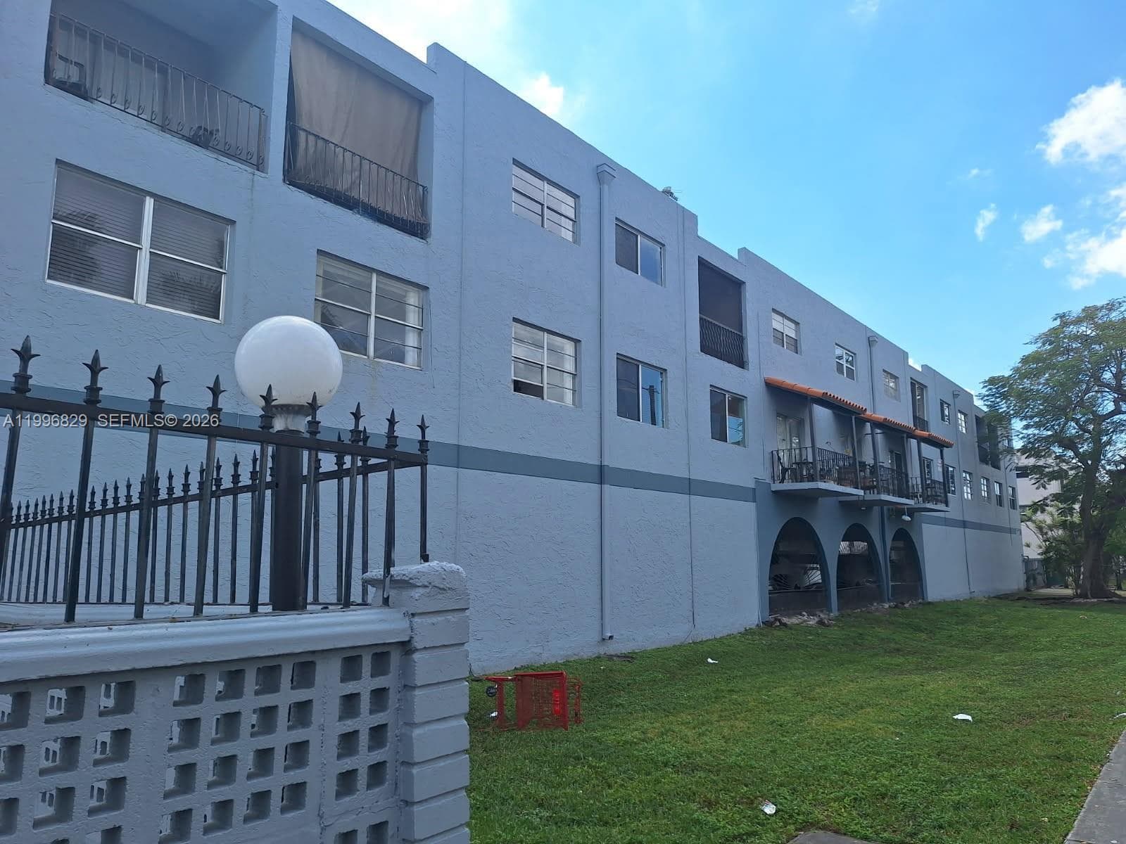 1300 W 53rd St # 35, Hialeah, FL 33012