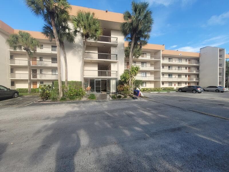 5917 Via Vermilya # 206, Lake Worth, FL 33462 photo 2