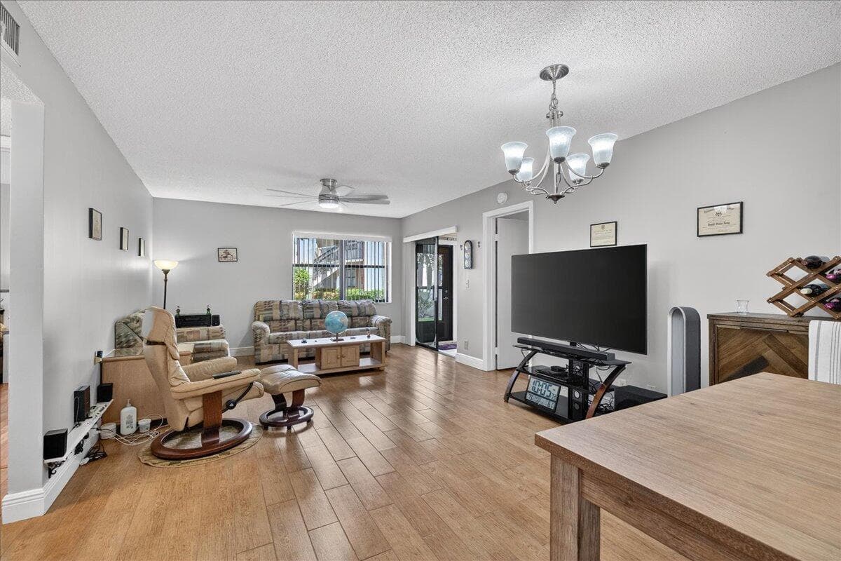 7633 Tahiti Lane # 101, Lake Worth, FL 33467 photo 2