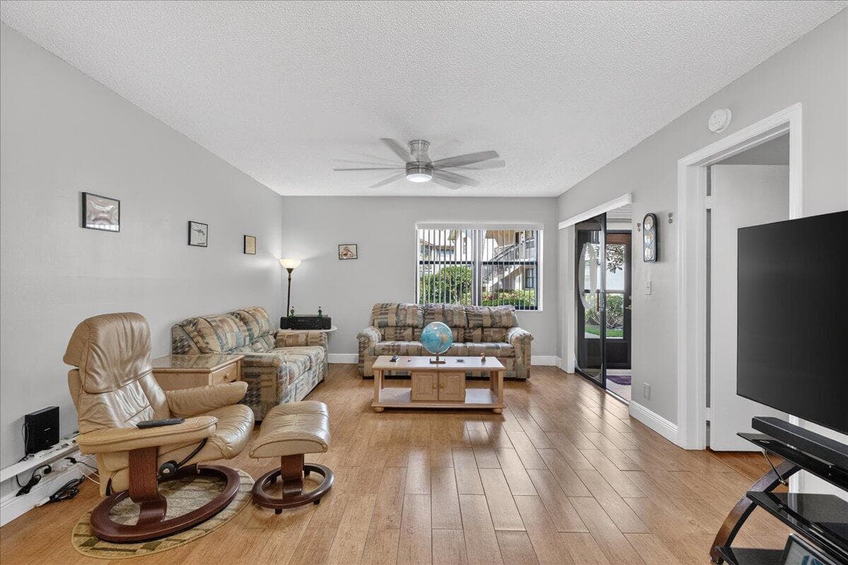 7633 Tahiti Lane # 101, Lake Worth, FL 33467 photo 3
