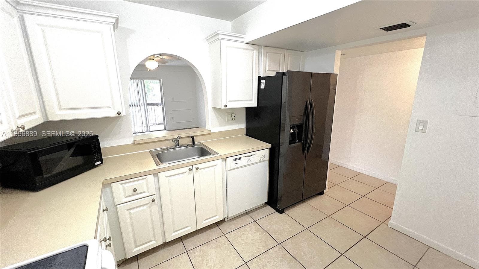 711 N Pine Island Rd # 211, Plantation, FL 33324 photo 4
