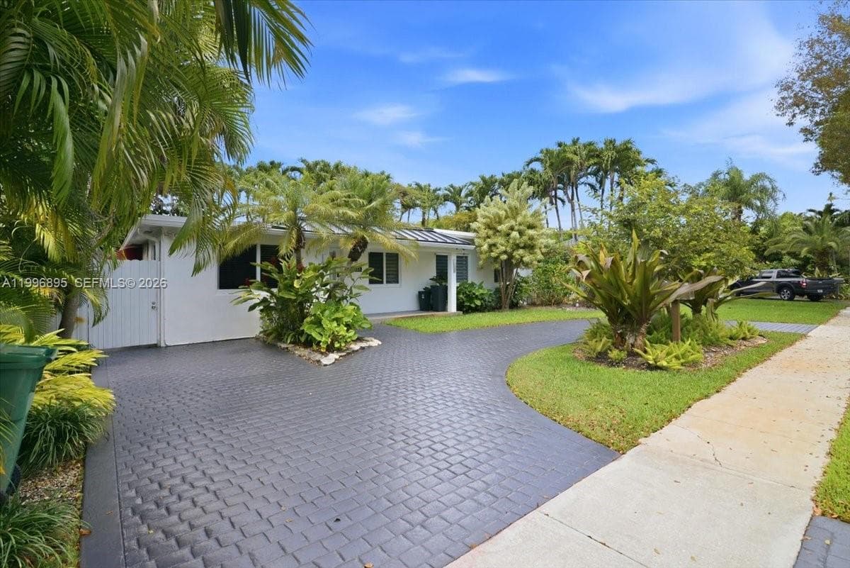 6133 SW 44th Ter, Miami, FL 33155 photo 3