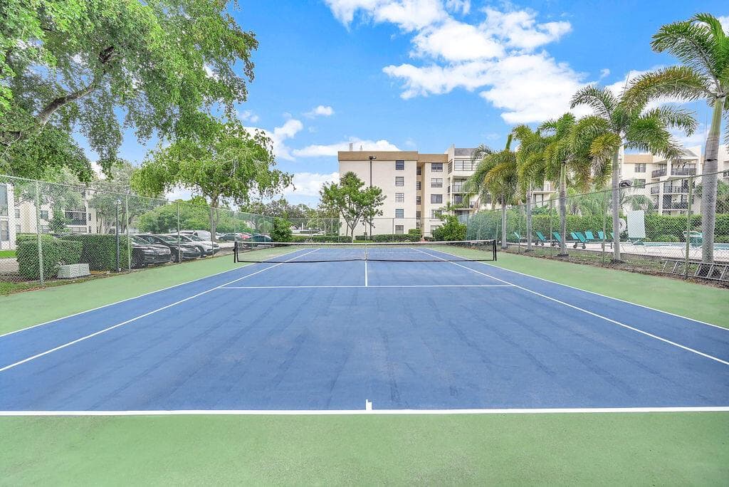 6190 Woodlands Boulevard # 311, Tamarac, FL 33319 photo 2