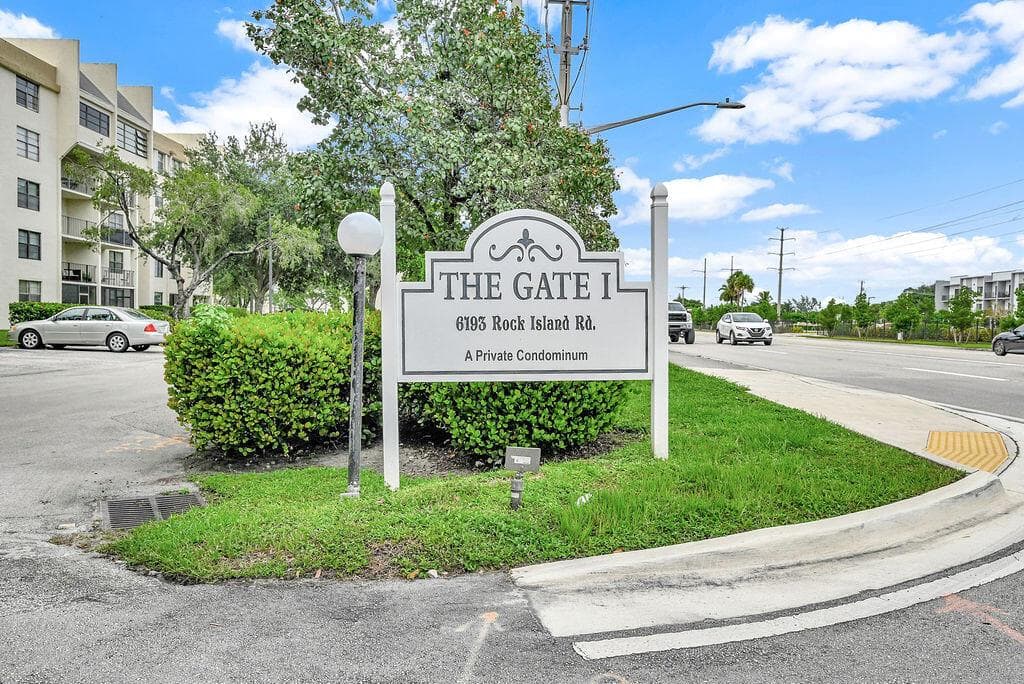 6190 Woodlands Boulevard # 311, Tamarac, FL 33319 photo 5