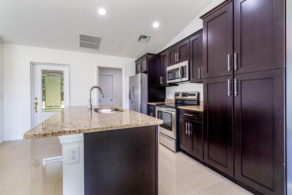 986 SW Romaine Lane, Port St. Lucie, FL 34953 photo 5