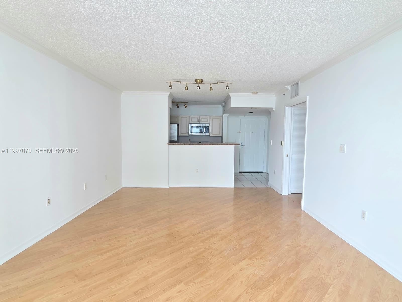 1155 Brickell Bay Dr # 2006, Miami, FL 33131 photo 4
