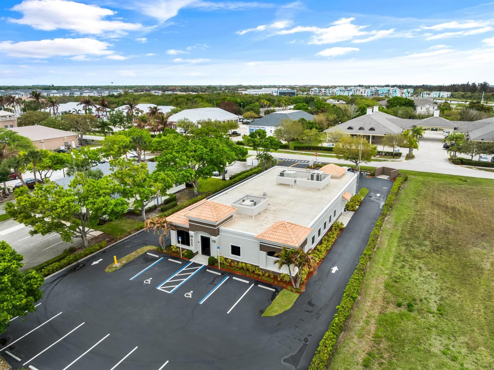 845 37th Place, Vero Beach, FL 32960 photo 2
