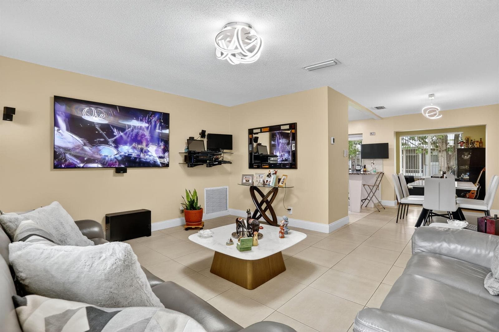 6945 NW 14th Street, Margate, FL 33063 photo 3