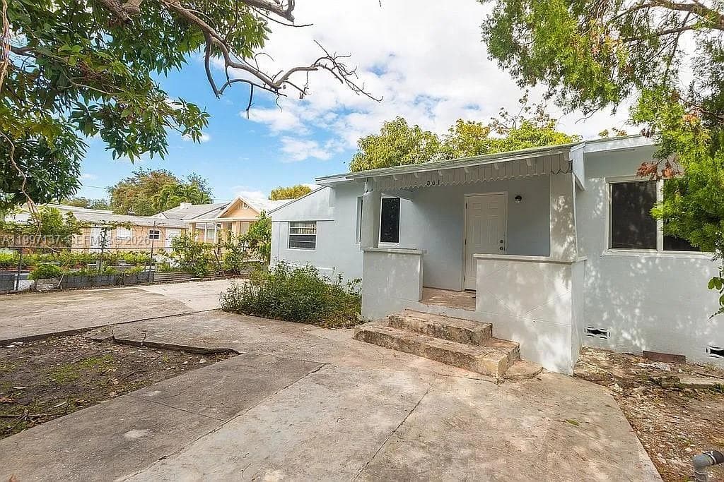 361 NE 57th St, Miami, FL 33137 photo 2