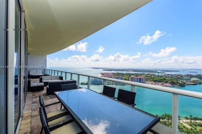 100 S Pointe Dr # 3101, Miami Beach, FL 33139 photo 2