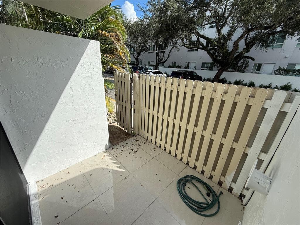 19428 NE 26th Avenue # 103b, Miami, FL 33180 photo 3