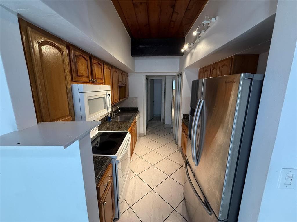 19428 NE 26th Avenue # 103b, Miami, FL 33180 photo 4