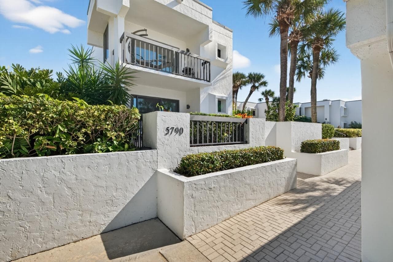 5790 Jimmy Buffett Mem Highway, Vero Beach, FL 32963
