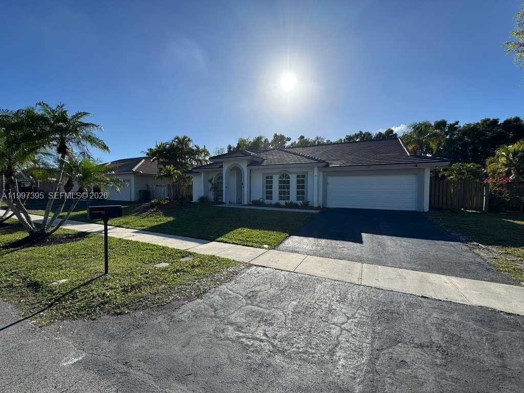 427 SW 169th Ter, Weston, FL 33326 photo 4