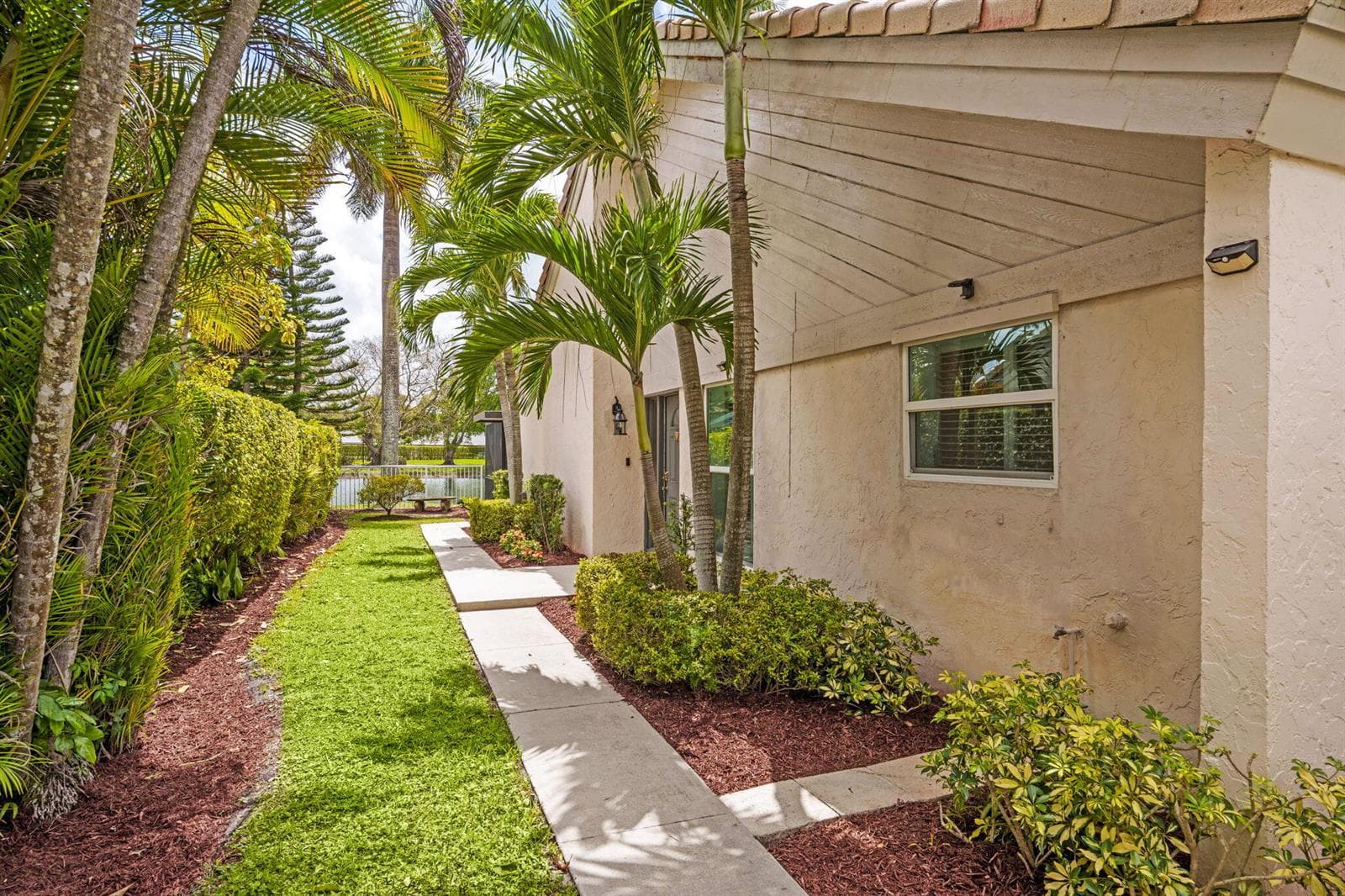 9722 Erica Court, Boca Raton, FL 33496 photo 3