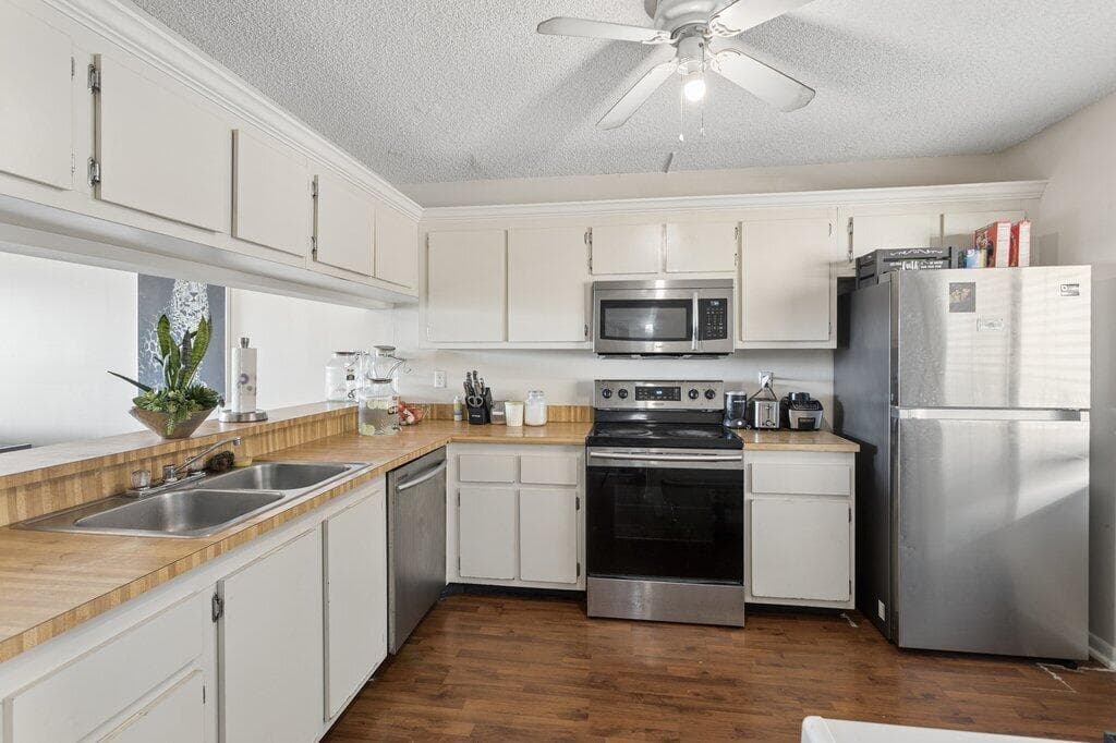 8030 Hampton Boulevard # 404, North Lauderdale, FL 33068 photo 4