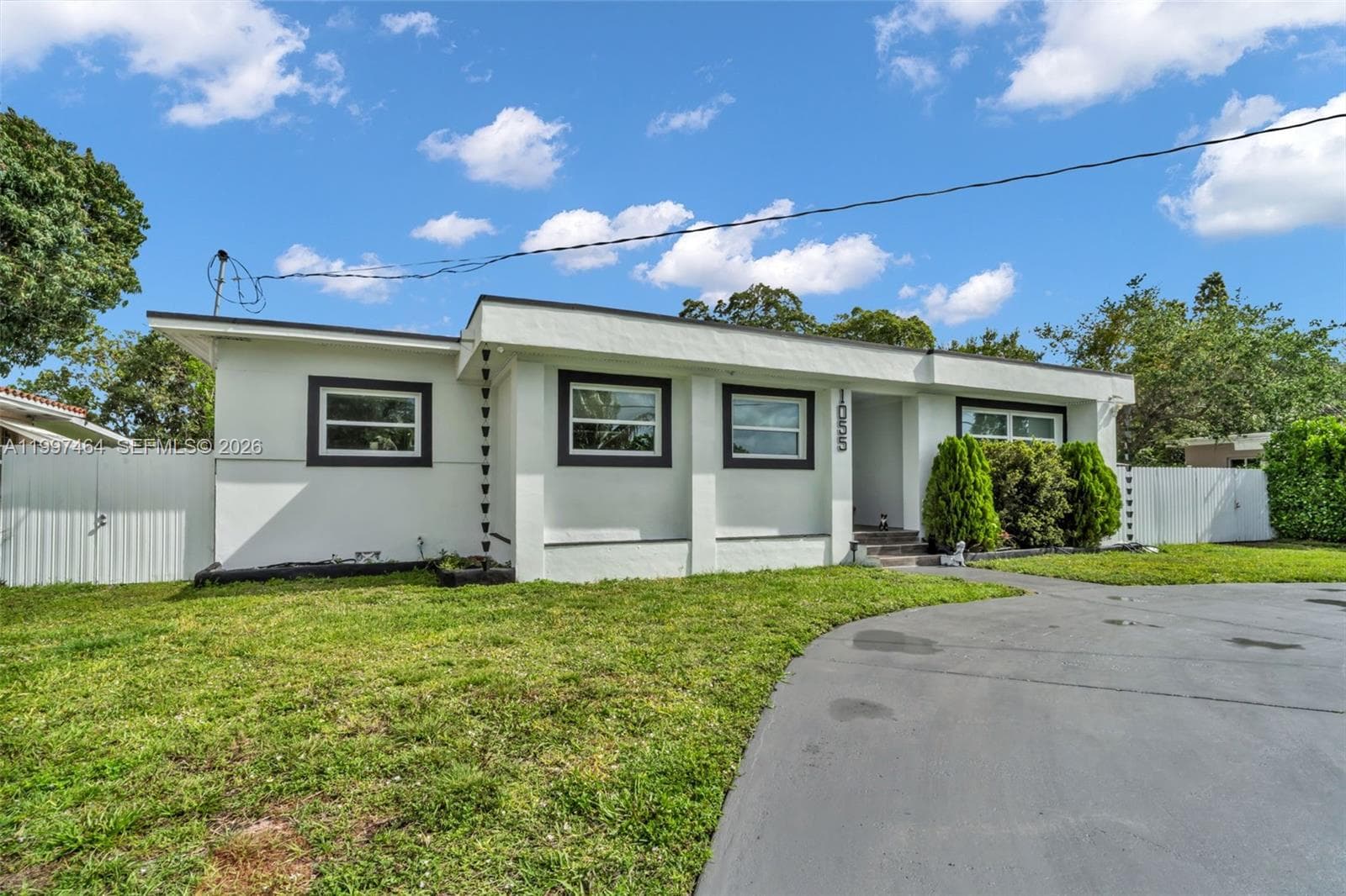 1055 NE 144th St, North Miami, FL 33161 photo 2