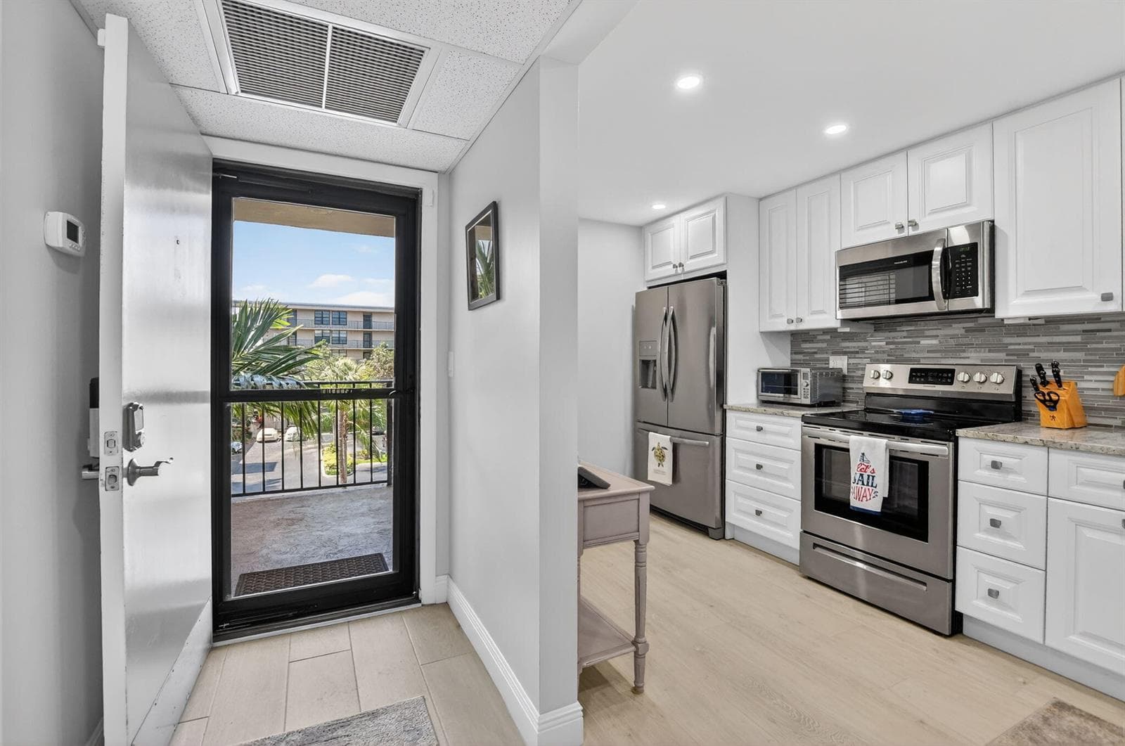 6 Royal Palm Way # 409, Boca Raton, FL 33432 photo 2