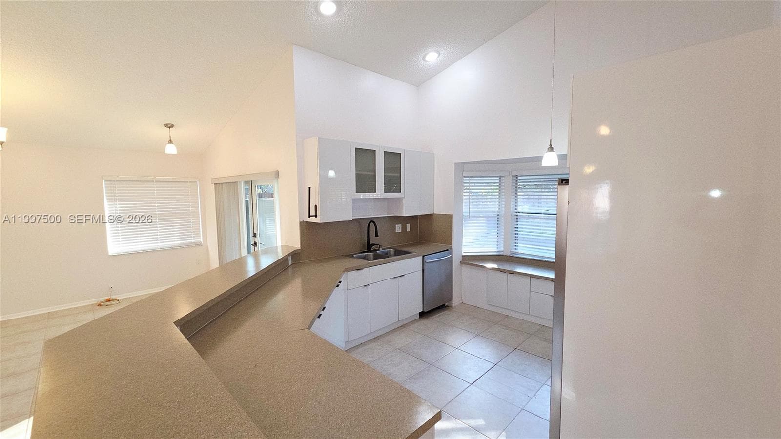 3247 NW 123rd Ave, Sunrise, FL 33323 photo 3