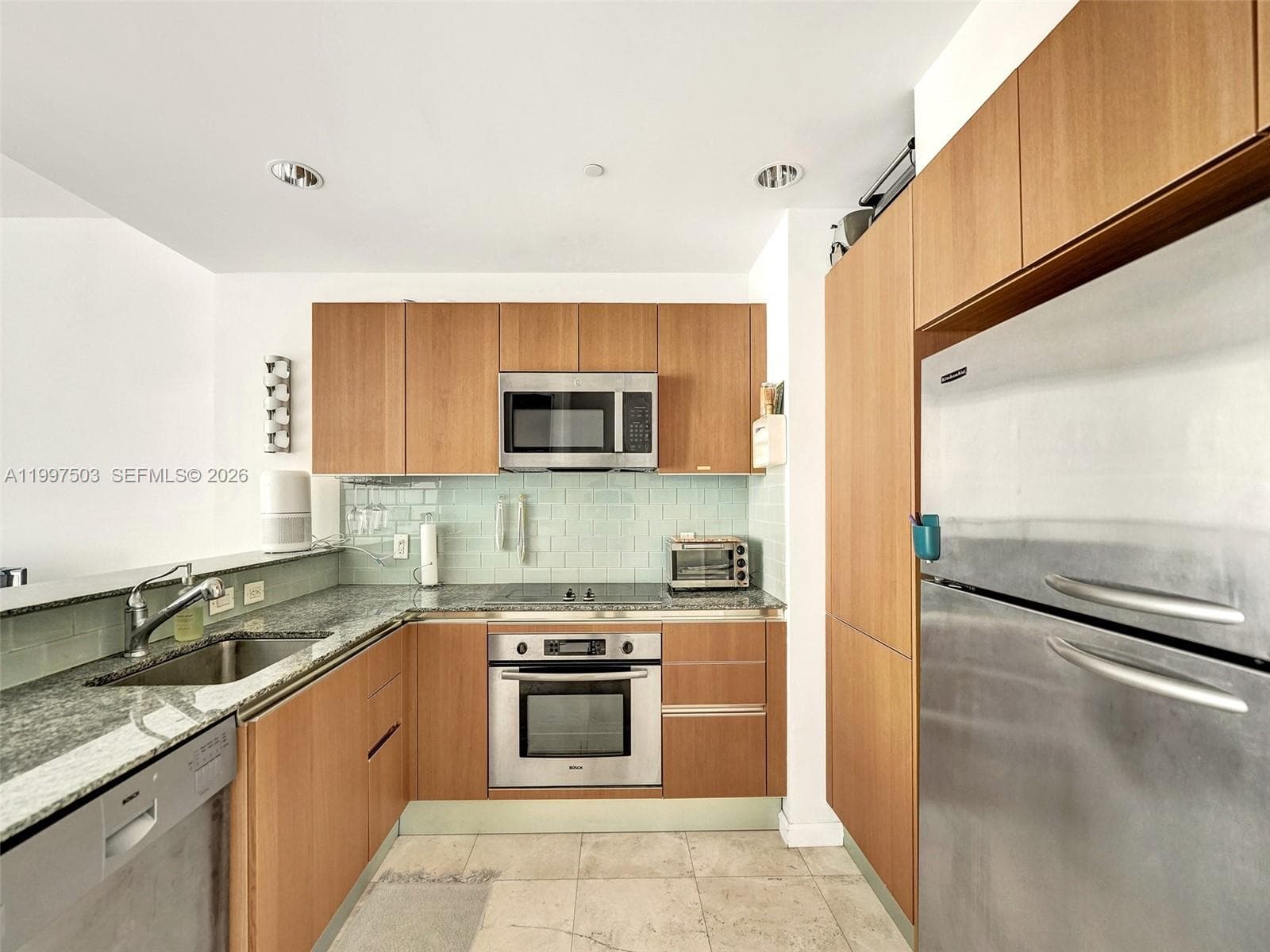 1050 Brickell Ave # 2722, Miami, FL 33131 photo 3