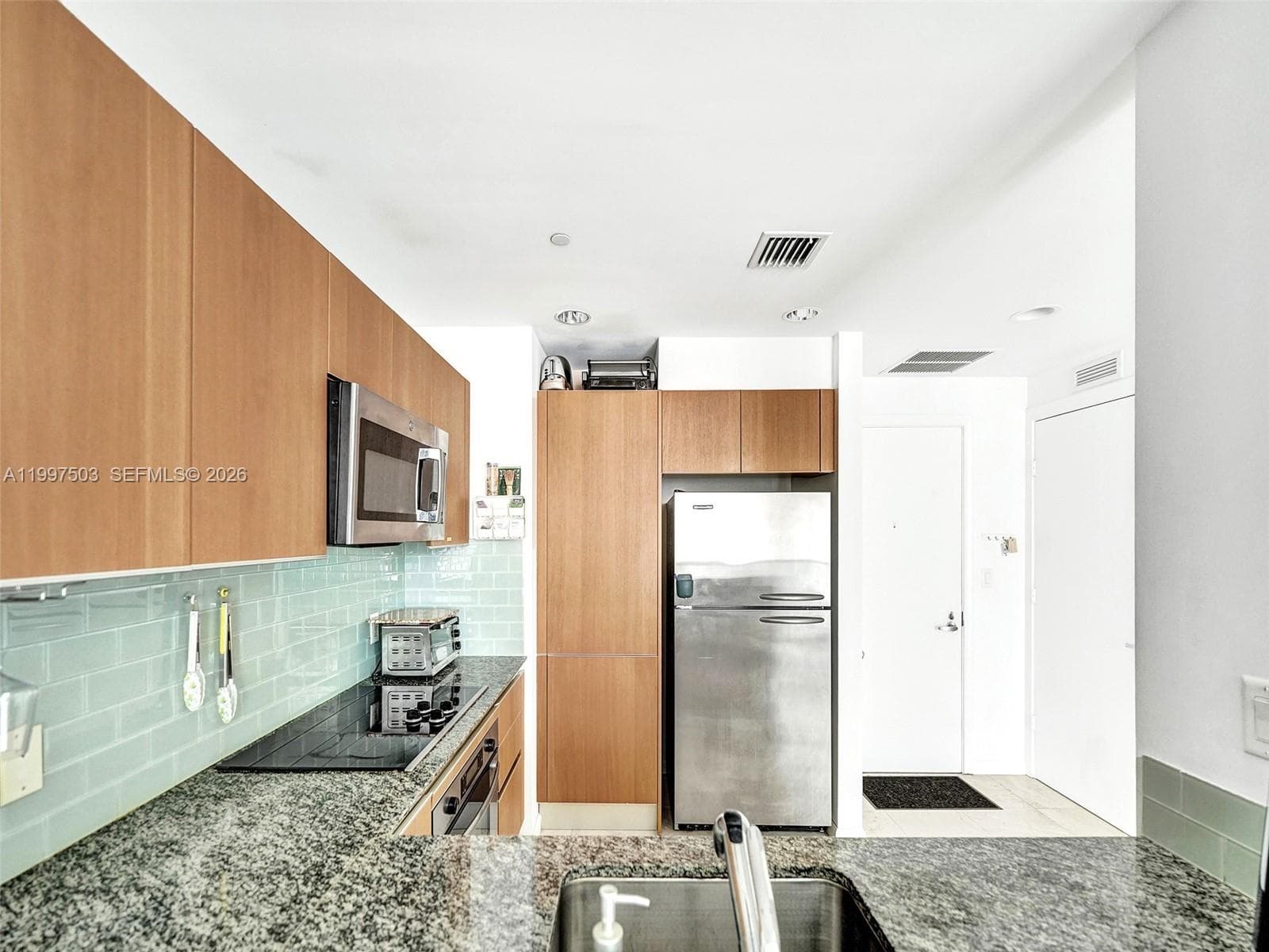 1050 Brickell Ave # 2722, Miami, FL 33131 photo 4