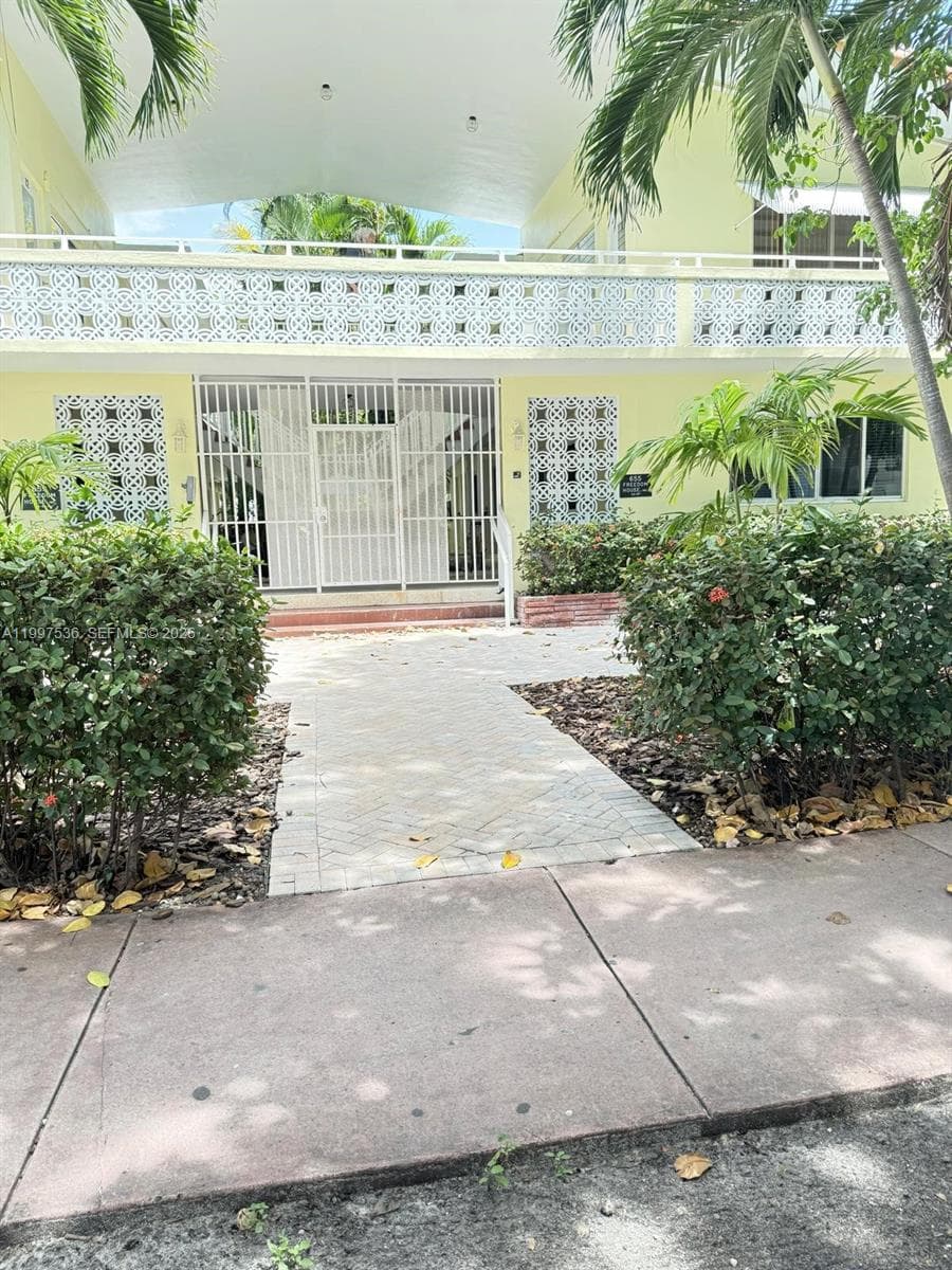 655 Meridian Ave # 2, Miami Beach, FL 33139 photo 2