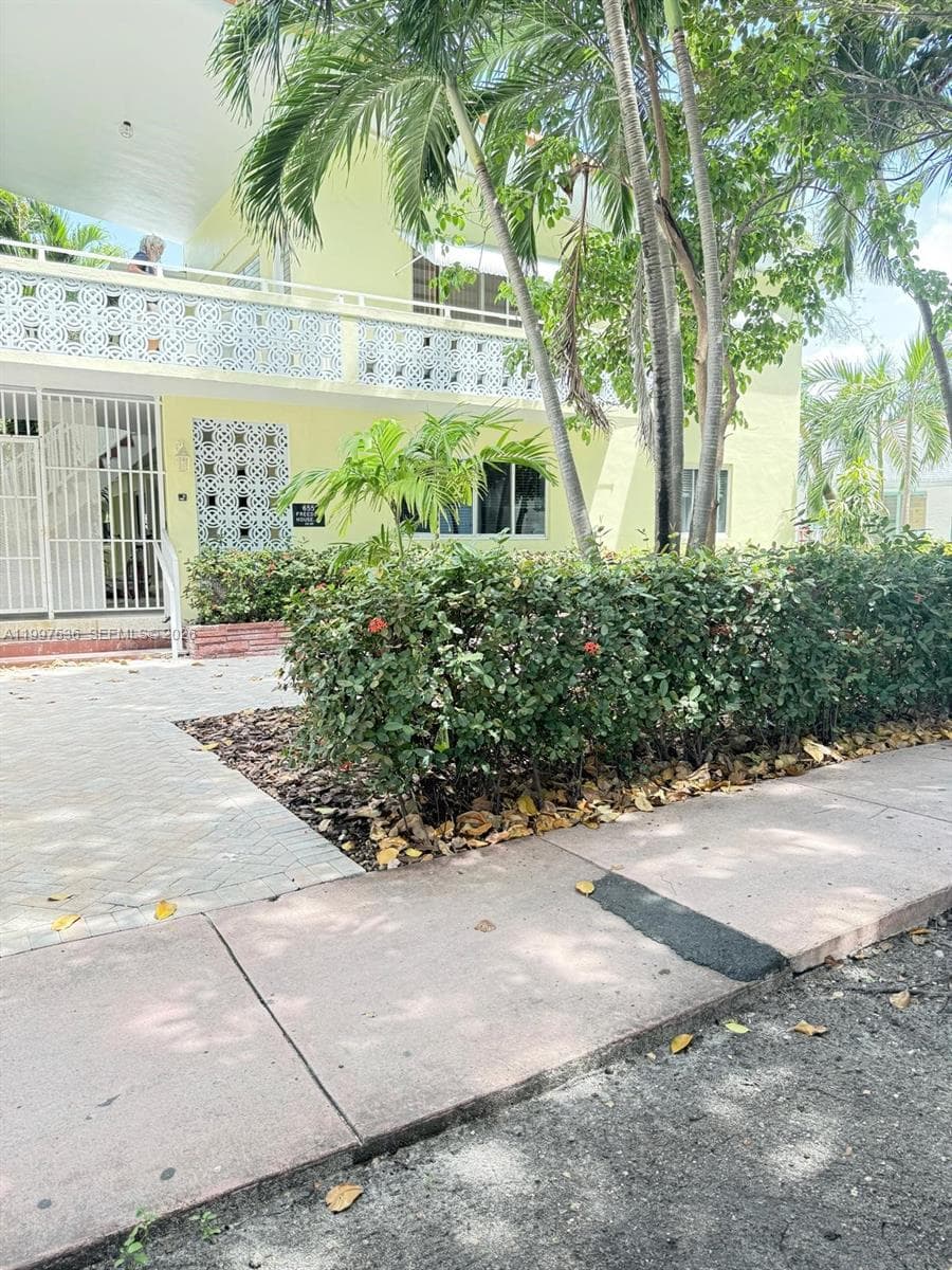 655 Meridian Ave # 2, Miami Beach, FL 33139 photo 3