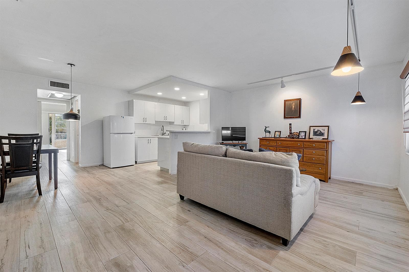 1012 Newport G, Deerfield Beach, FL 33442 photo 3