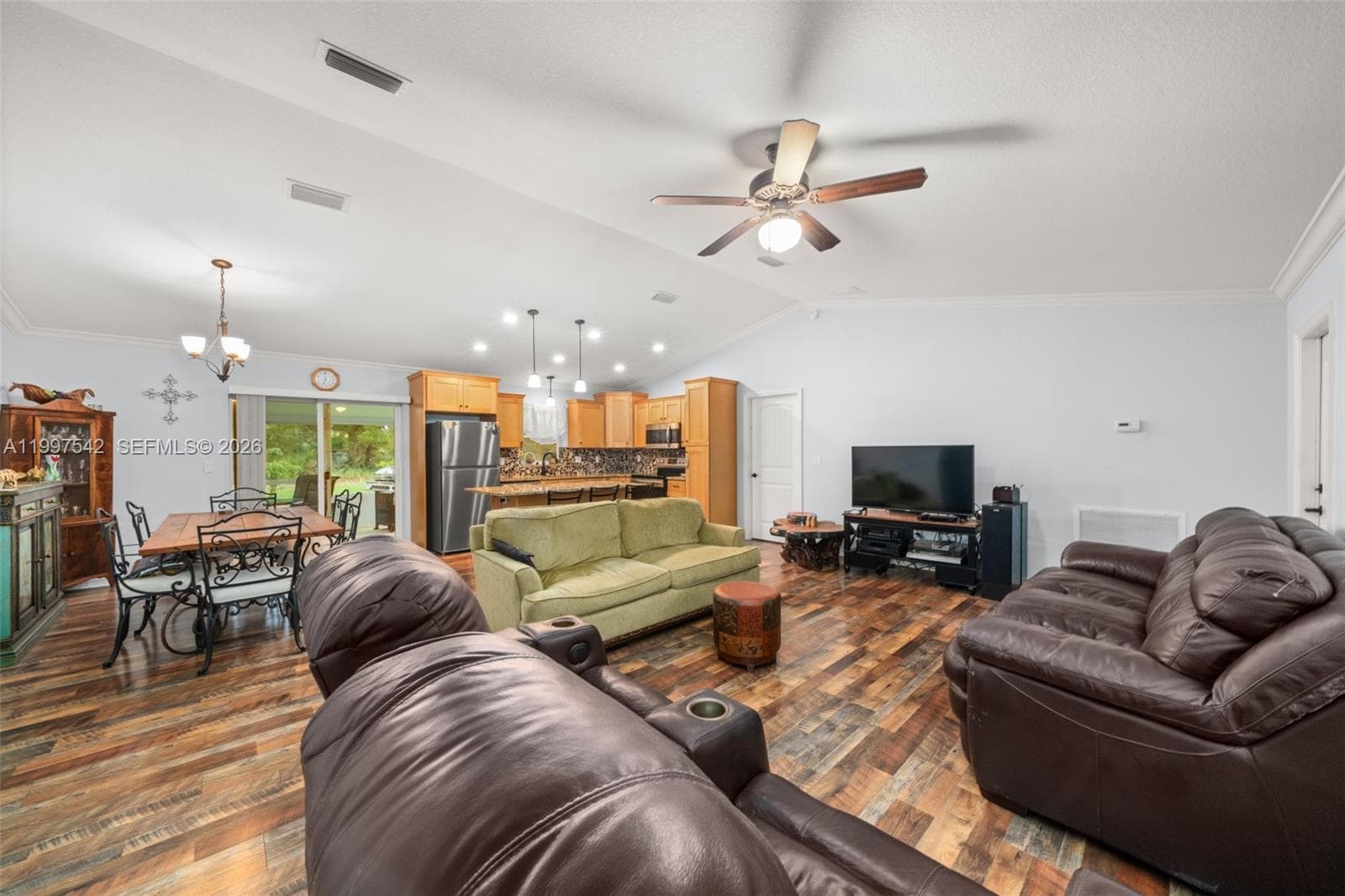112 Bimini St NE, Lake Placid, FL 33852 photo 4
