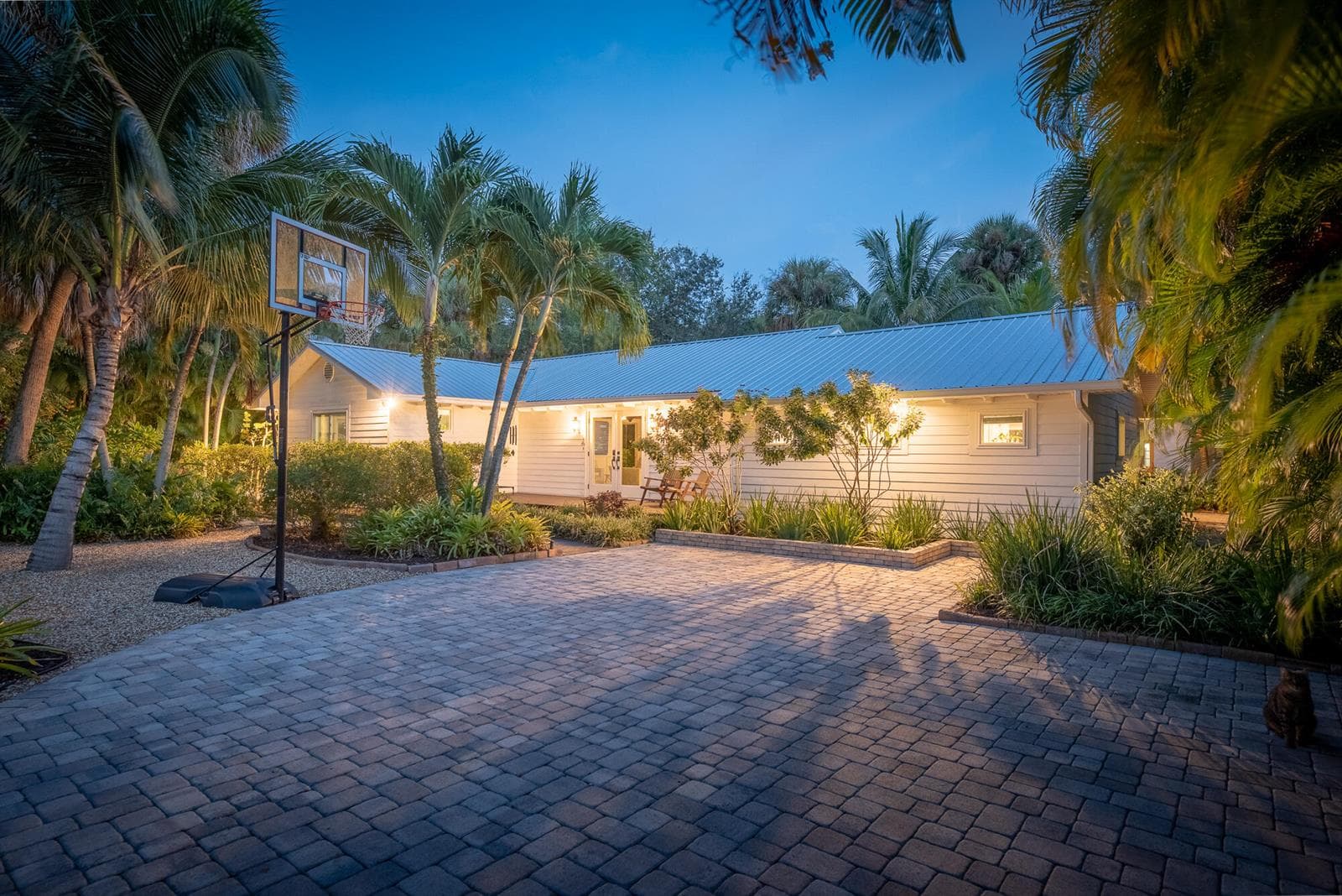 547 SW Riverview Street, Stuart, FL 34994 photo 3