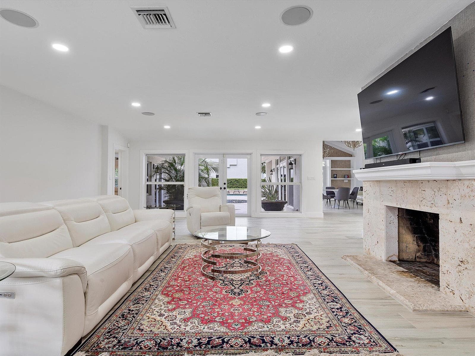 411 Poinciana Drive, Fort Lauderdale, FL 33301 photo 2