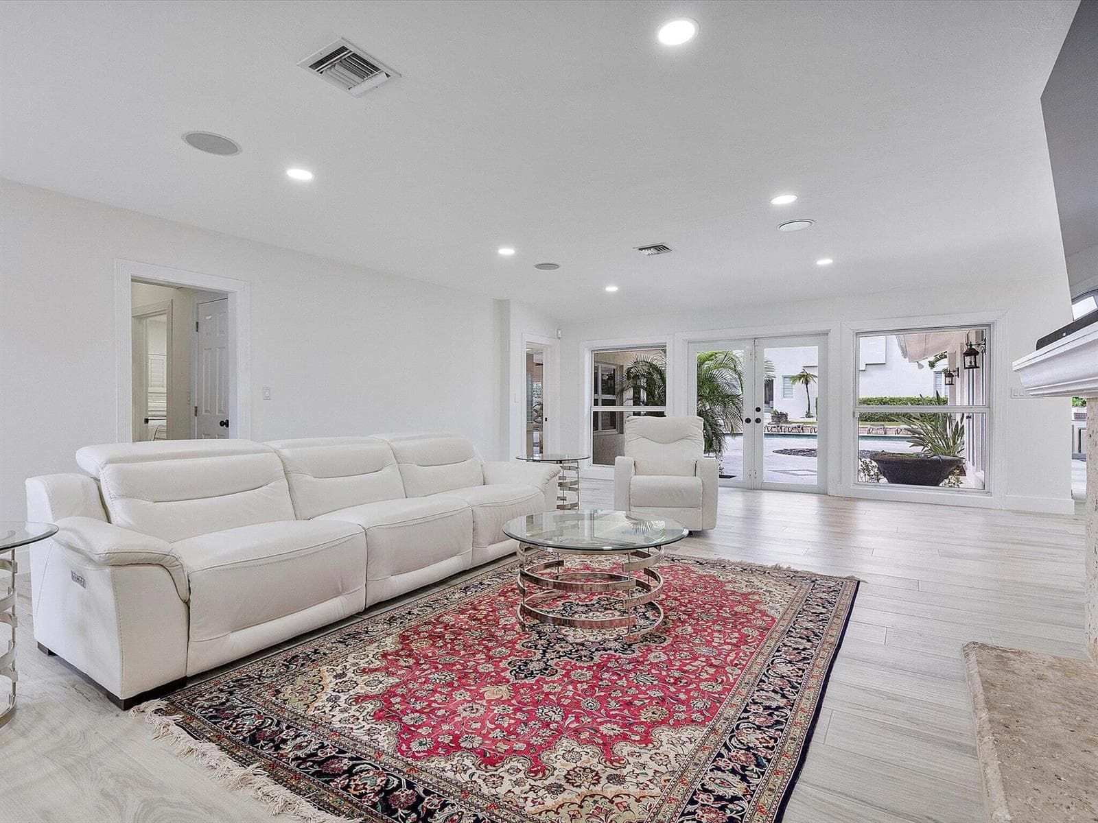 411 Poinciana Drive, Fort Lauderdale, FL 33301 photo 4