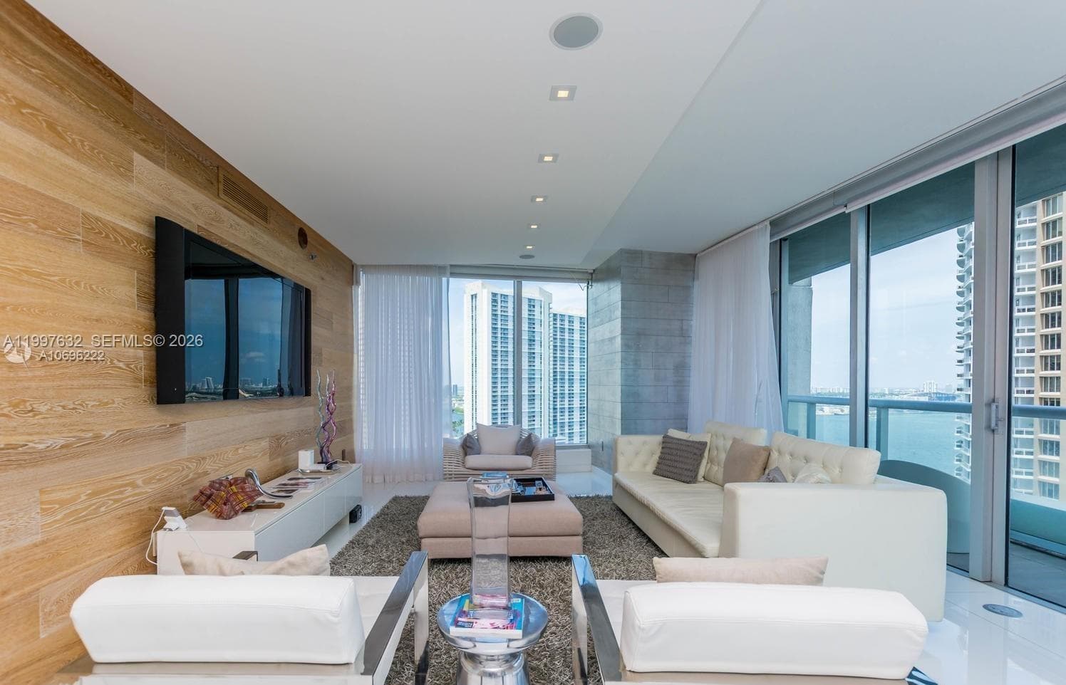 465 Brickell Ave # 2301, Miami, FL 33131 photo 3